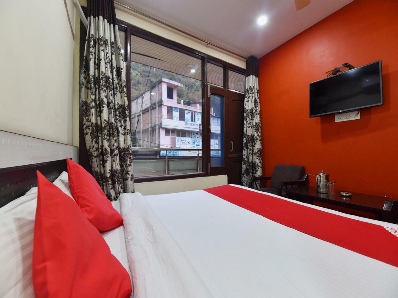 Oyo 28027 Hotel Dhruv Mandi Exterior foto