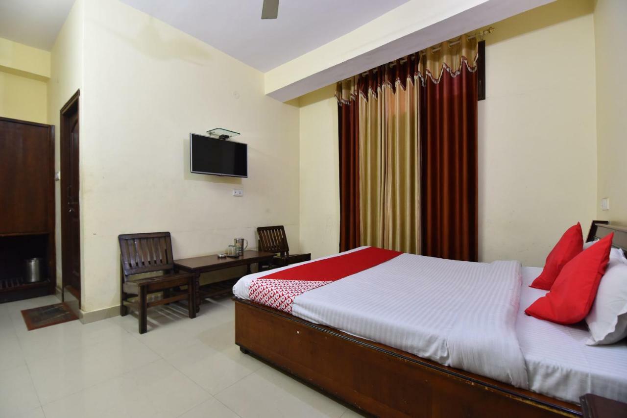 Oyo 28027 Hotel Dhruv Mandi Exterior foto